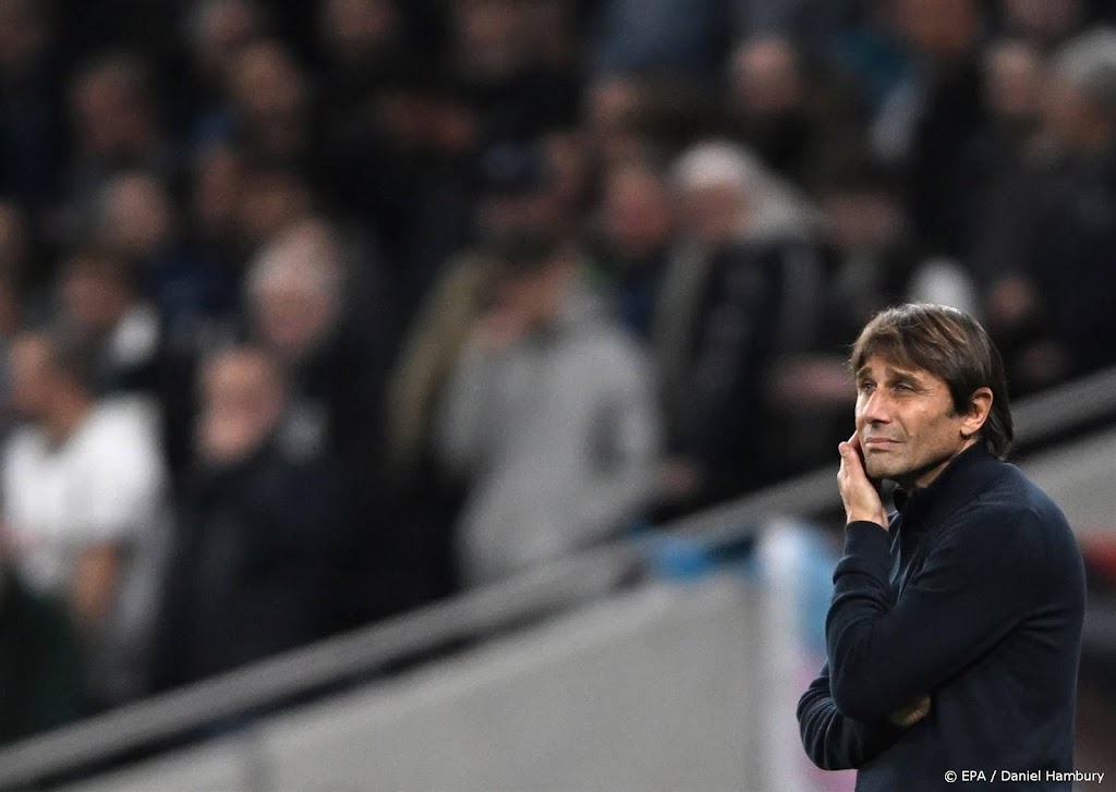 Tottenham-trainer Conte wordt onwel en laat galblaas verwijderen