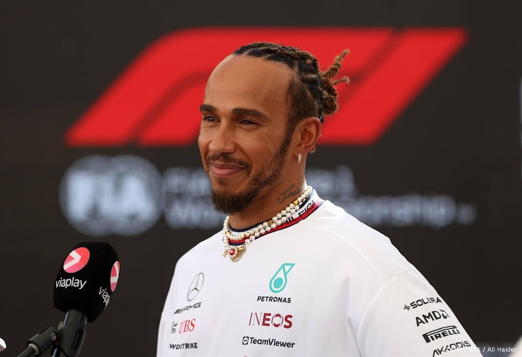 Buitenlandse media: Hamilton opvolger Sainz bij Ferrari