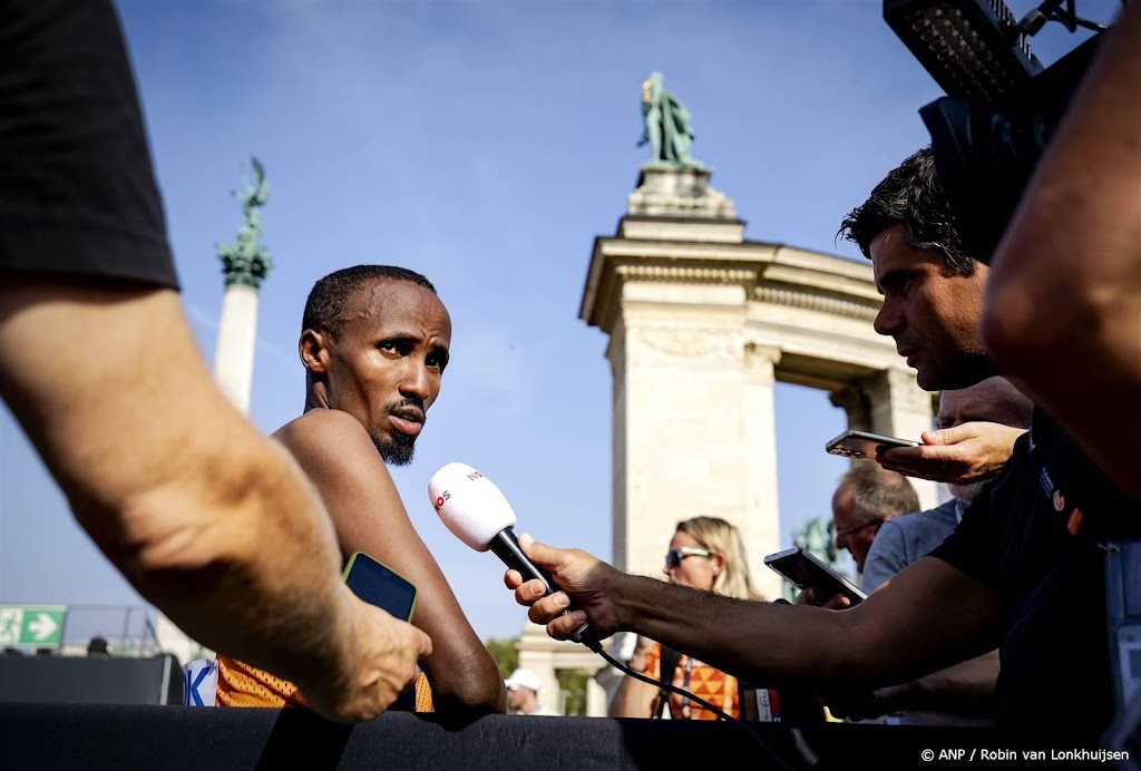 Nageeye gaat in Den Haag voor nationaal record op halve marathon