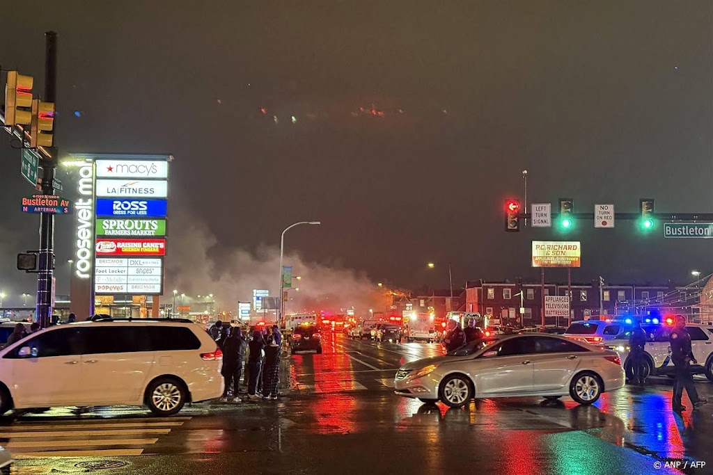 Klein vliegtuig neergestort bij winkelcentrum Philadelphia