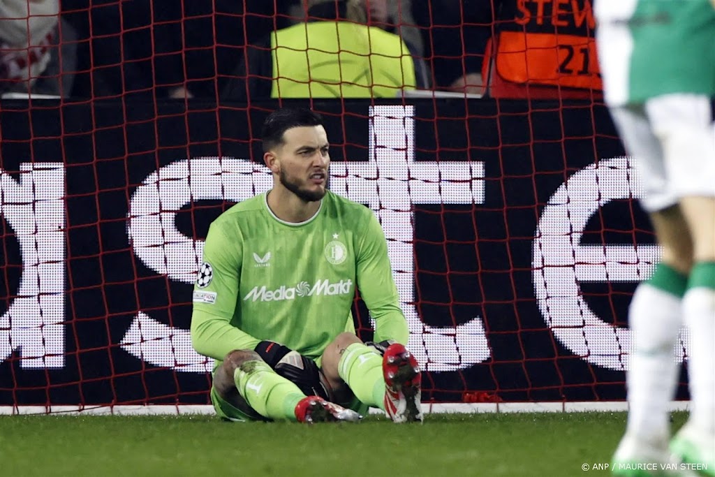 Feyenoord-doelman Bijlow maanden uitgeschakeld door knieblessure