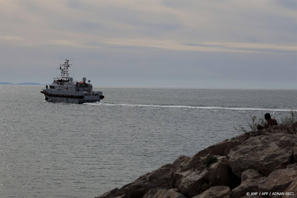 Italië haalt tientallen migranten op uit Albanië  