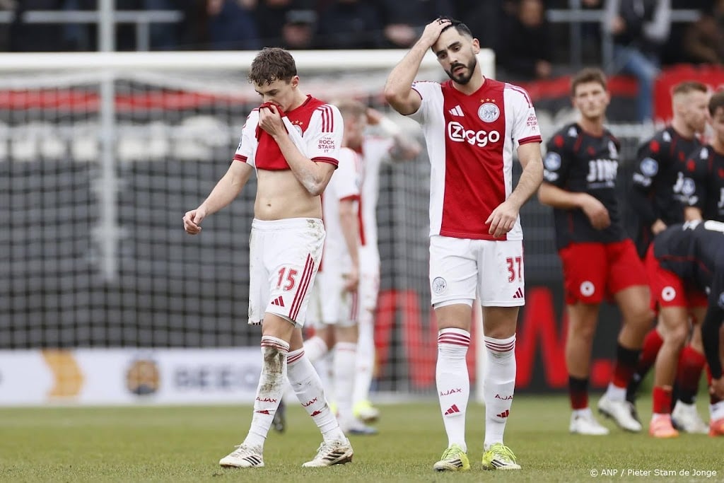 Ajax laat het ook tegen Excelsior afweten na rust: 2-2