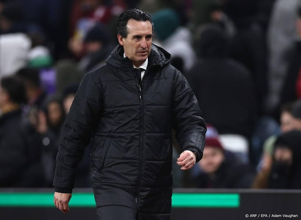 Aston Villa verliest van tien man Brentford, ManUnited wint nipt