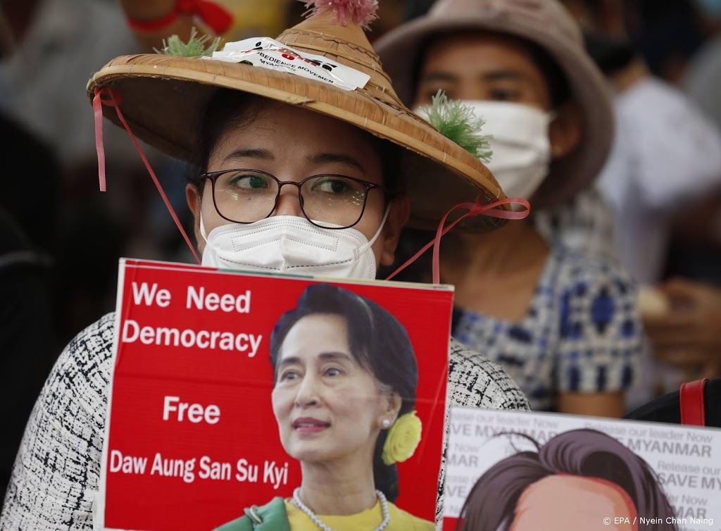 Afgezette Myanmarese leider Suu Kyi voor de rechter verschenen