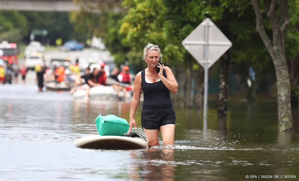 Duizenden mensen hun huis uit door noodweer oostkust Australië 