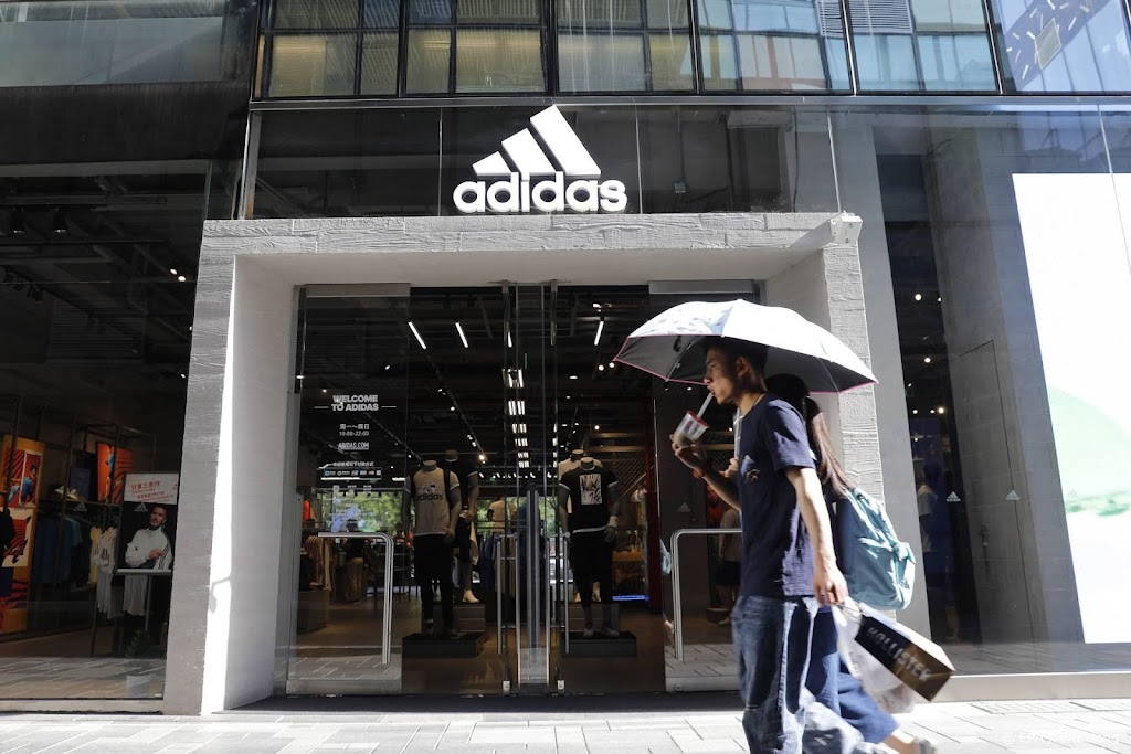 Adidas schorst partnerschap met Russische voetbalbond