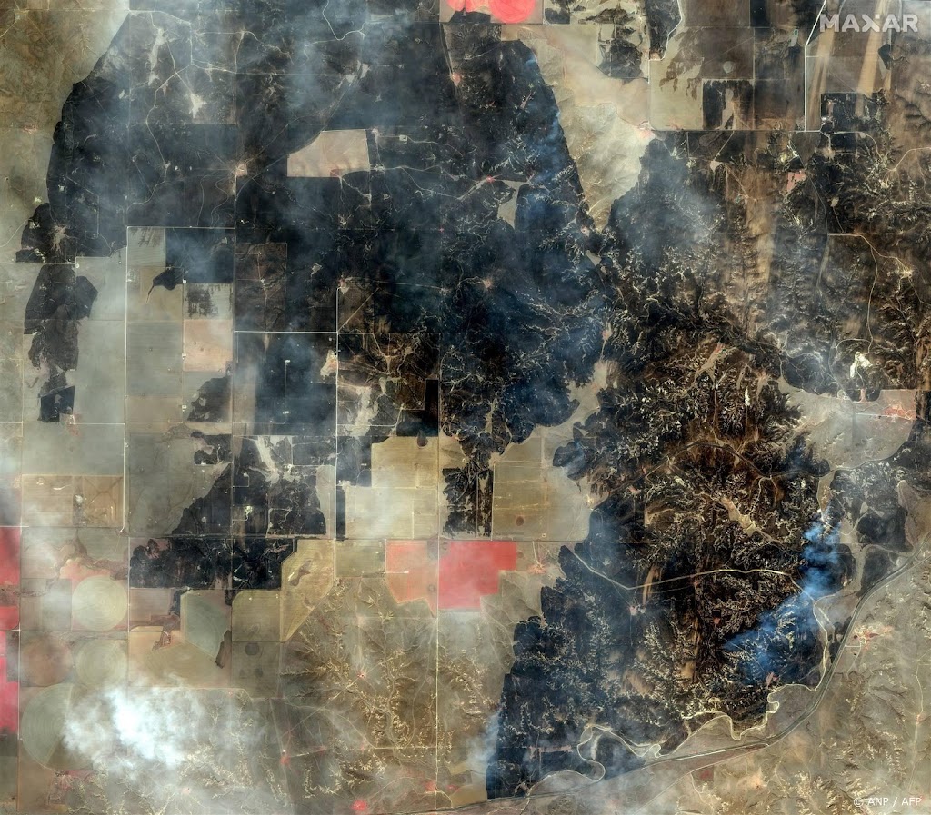Enorme natuurbrand in Texas is zichtbaar vanuit de ruimte