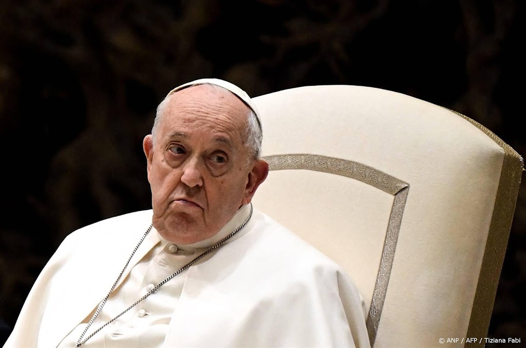 Paus vindt 'gender-ideologie' grootste gevaar van onze tijd