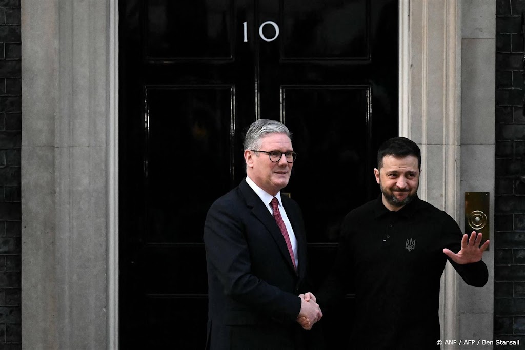 Starmer verzekert Zelensky van steun bij ontvangst in Londen