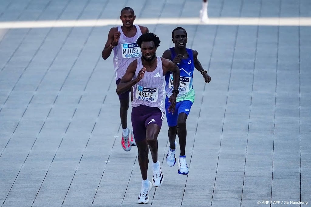 Atleet Takele wint marathon Tokio opnieuw, parcoursrecord Kosgei