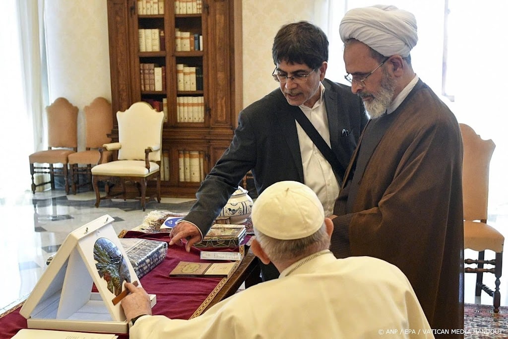 Ayatollah Arafi treedt toe tot tijdelijk landsbestuur Iran