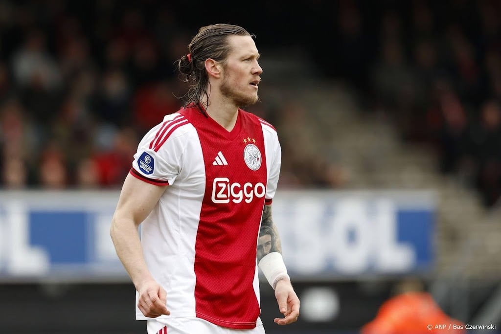 Spits Weghorst keert terug in basis bij Ajax tegen PEC