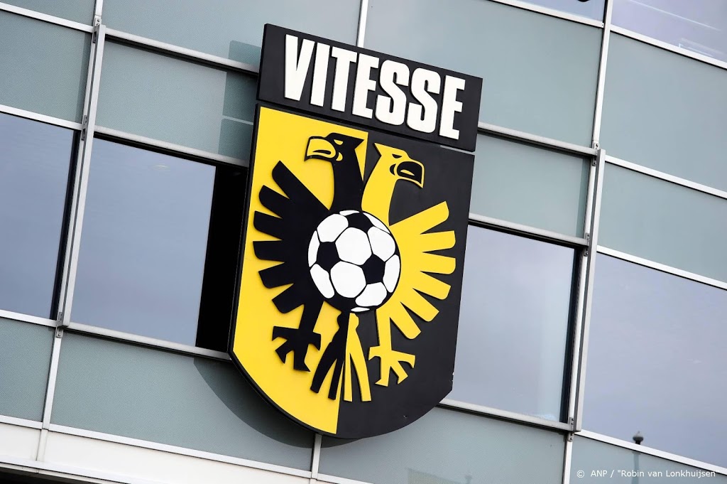 Vitesse laat verdediger Lelieveld in onzekerheid