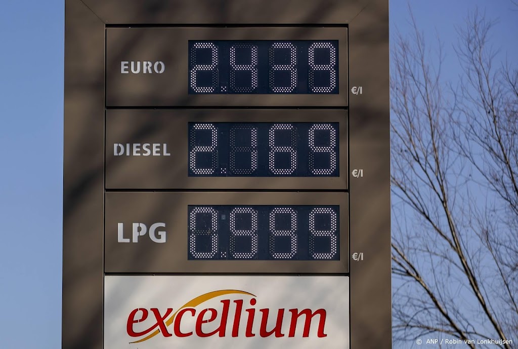 Automobilisten voordeliger uit aan pomp door accijnsverlaging