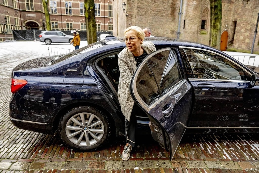 Kabinet: verbod trustdiensten voor Russen naar Raad van State