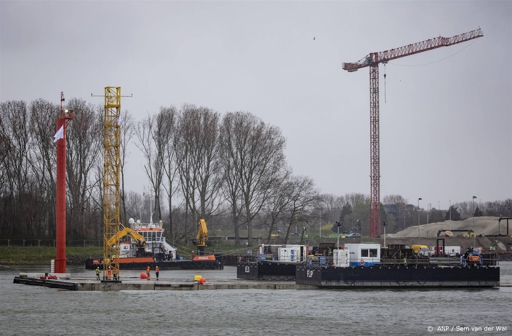 Nieuwe Waterweg tot zondag gestremd na kortsluiting tunnelwerk