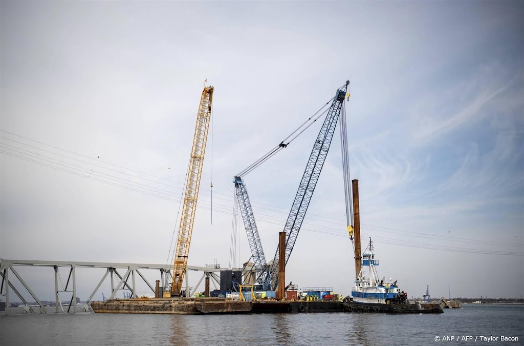 Eerste deel ingestorte brug Baltimore geborgen