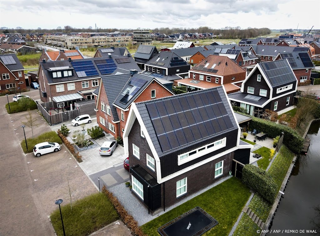 Oproep aan klimaatminister voor steunmaatregelen zonnepanelen