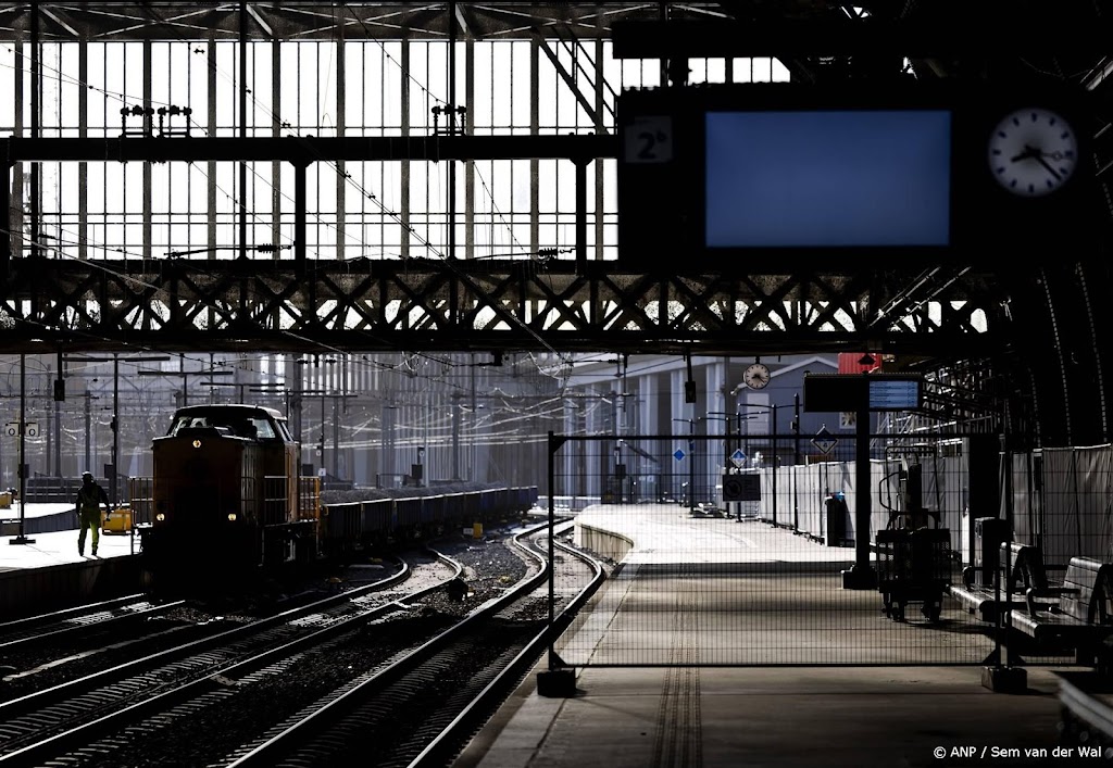 Landelijke storing informatieborden op perrons stations