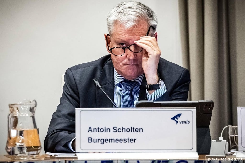 Vier mannen bestraft voor bedreigen burgemeester Venlo en COA