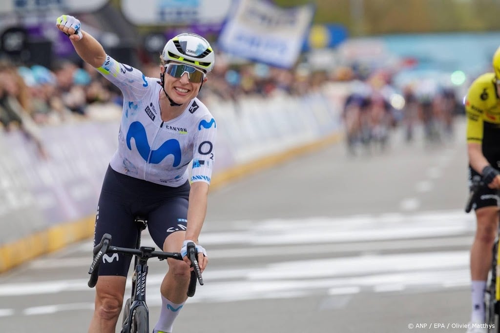 Wielrenster Reusser wint Dwars door Vlaanderen