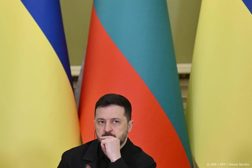 Zelensky belt met Amerikanen en Rutte over bestandsplannen