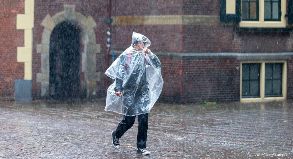 Wisselend weekendweer: felle buien op zaterdag, zon op zondag