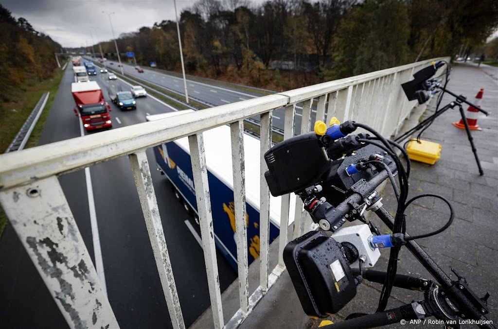 Bestuurders vaker beboet voor gebruiken mobiel in verkeer