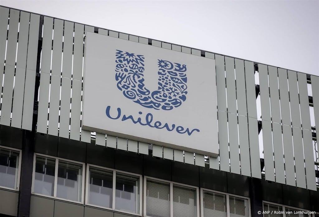 Kort antiplasticprotest bij aandeelhoudersvergadering Unilever