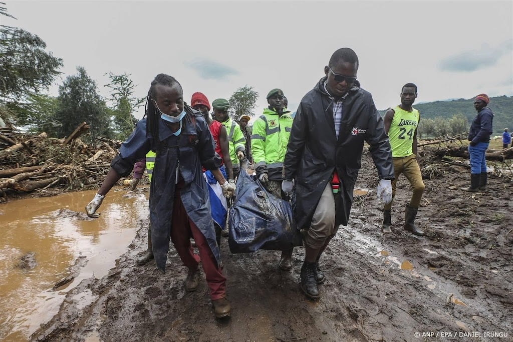 Dodental van overstromingen in Kenia loopt op, toeristen gestrand