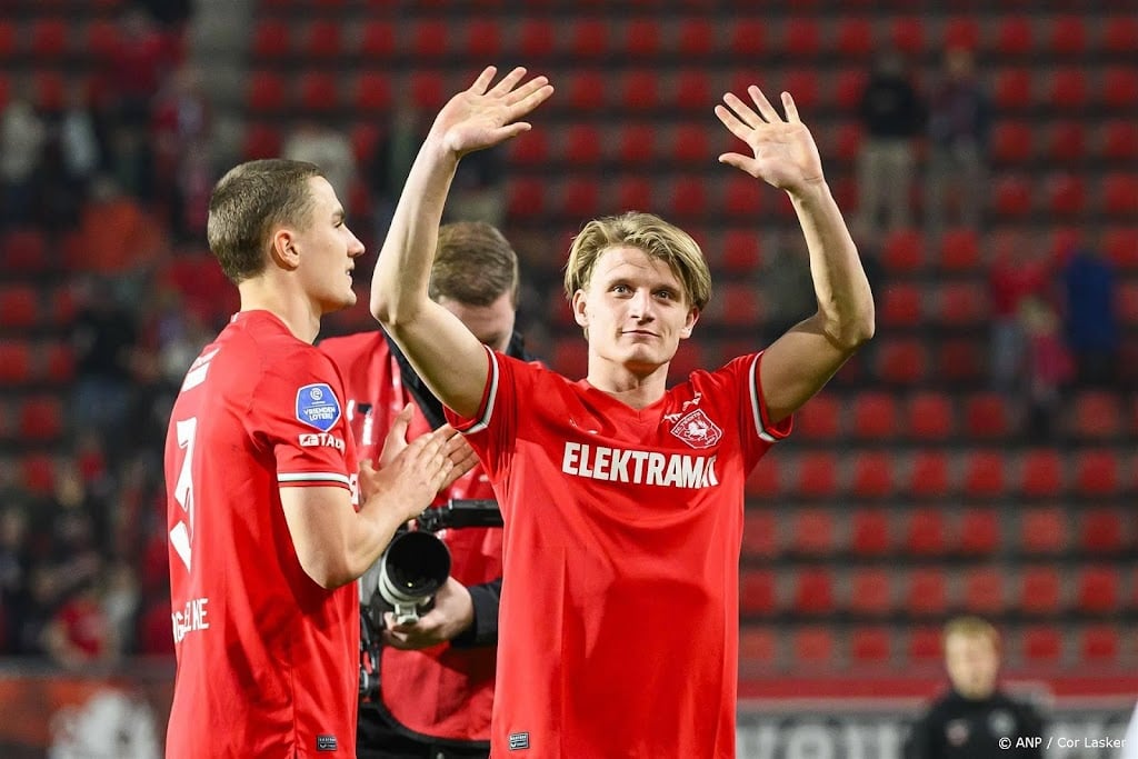 Feyenoord legt aanvaller Steijn voor vier jaar vast