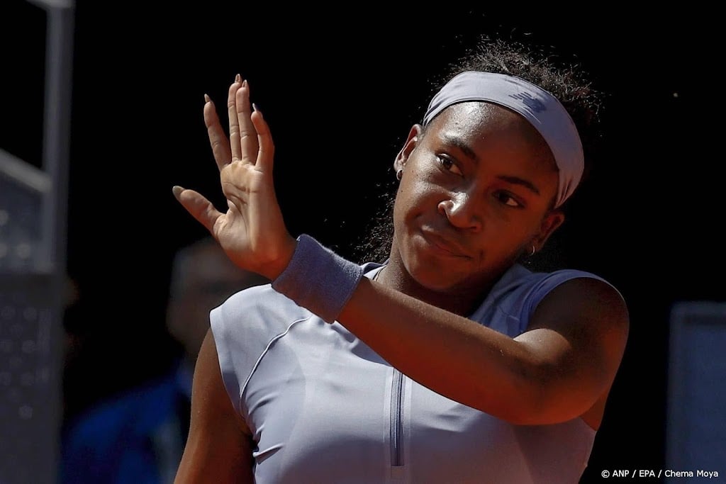Gauff geeft Swiatek pak slaag en bereikt finale Madrid