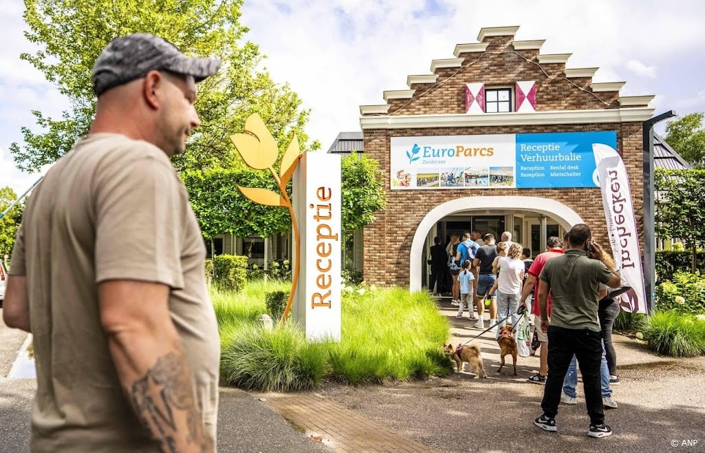 Nederlander voorzichtig met boeken zomervakantie, maar gaat wel