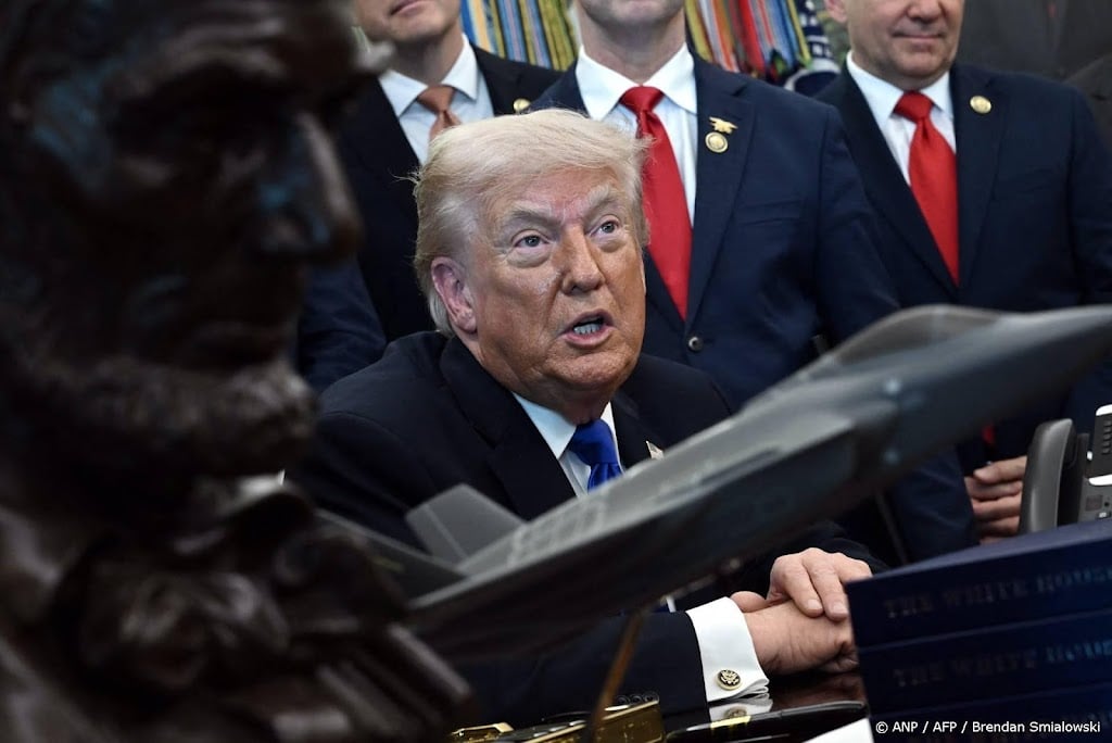 Trump kondigt hogere importheffing op auto's en trucks uit EU aan