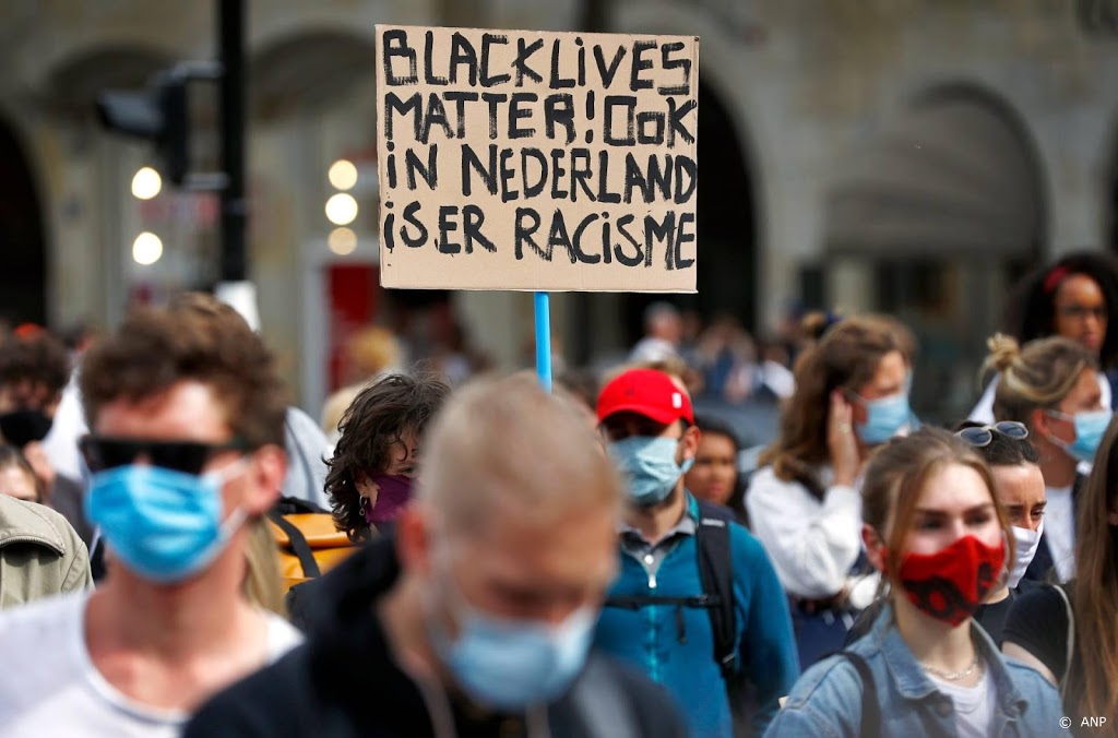 Duizenden betogers op de Dam tegen politiegeweld VS