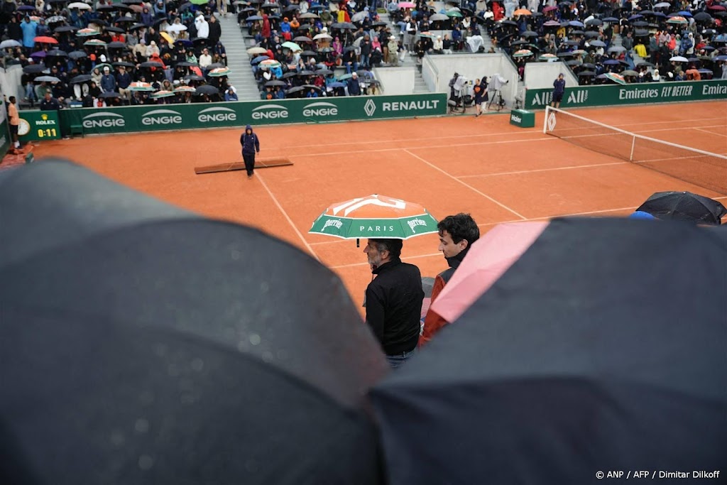 Regen teistert Roland Garros ook op zevende dag