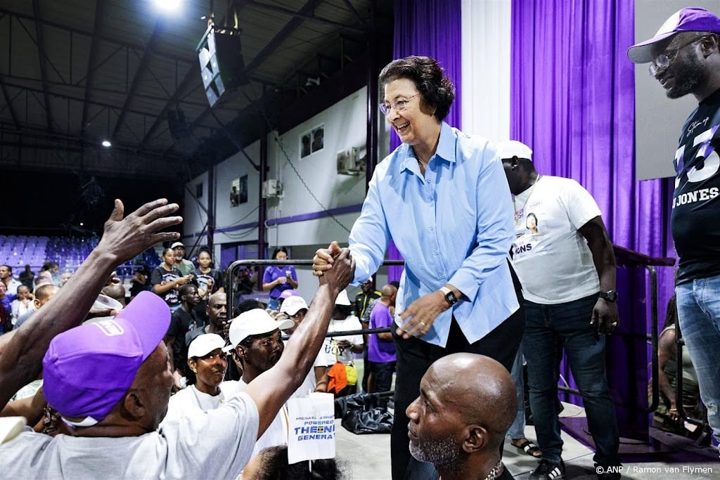 Zes politieke partijen Suriname sluiten regeerakkoord