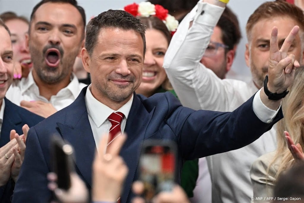 Trzaskowski op koers voor nipte winst Poolse presidentsverkiezing
