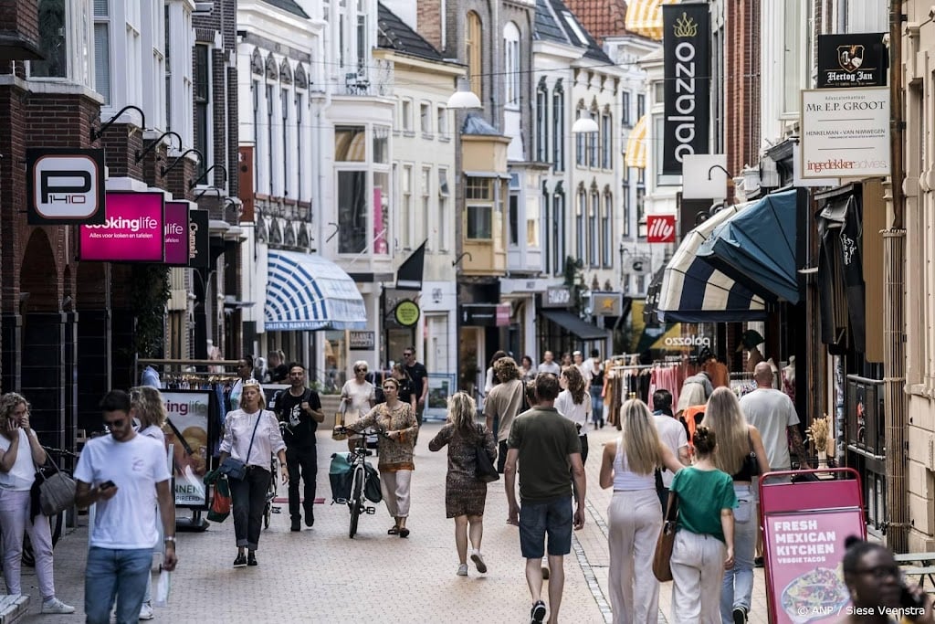 Detailhandel zet ruim 3 procent meer om, ook volume stijgt