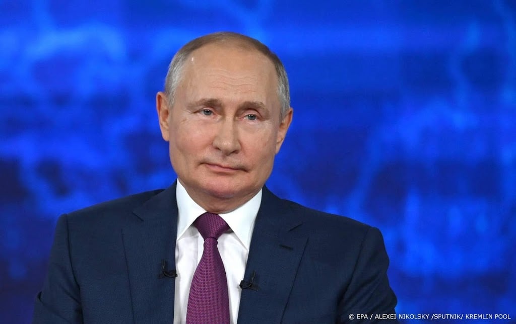 Poetin tekent omstreden wet tegen 'geschiedvervalsing'