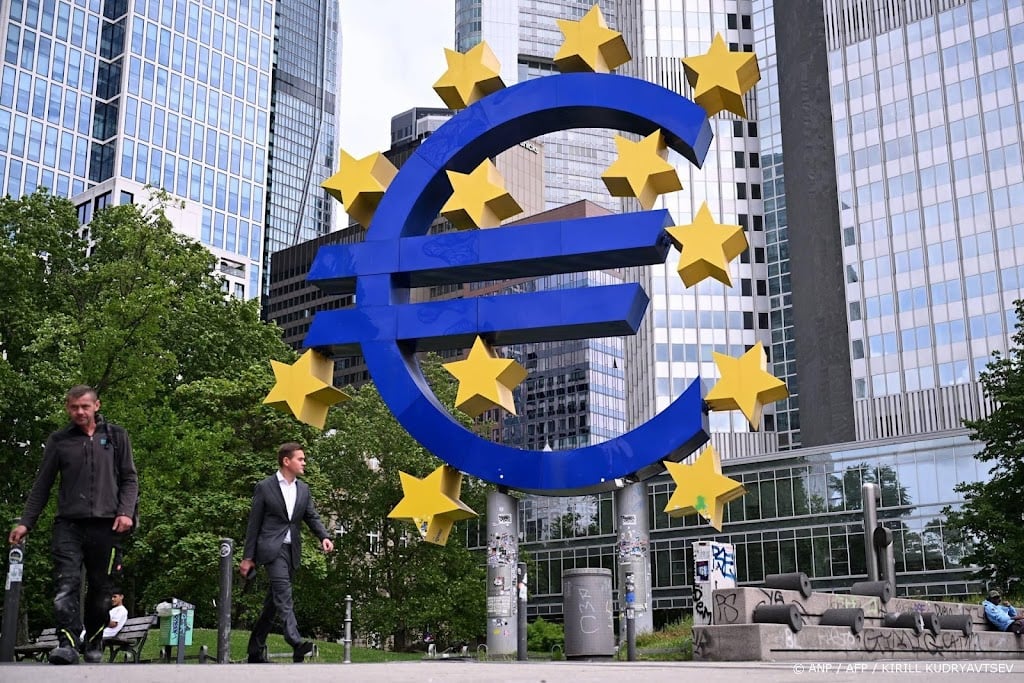 Inflatie eurozone loopt iets op tot 2 procent