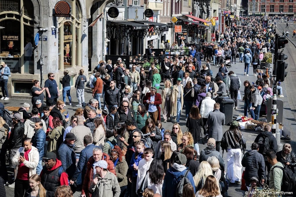 Actiegroep tegen massatoerisme spant zaak aan tegen Amsterdam 