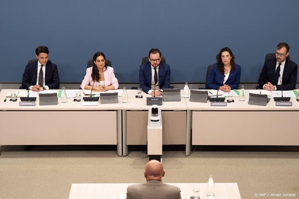Grapperhaus botst met enquêtecommissie: 'U slaat een stuk over'