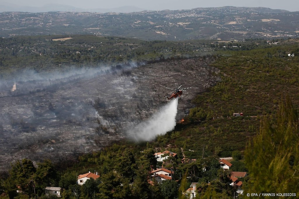 Hitte en branden in Griekenland houden aan, meer gewonden gemeld