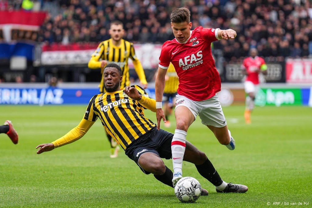 Transfervrije Bazoer tekent voor drie seizoenen bij AZ 