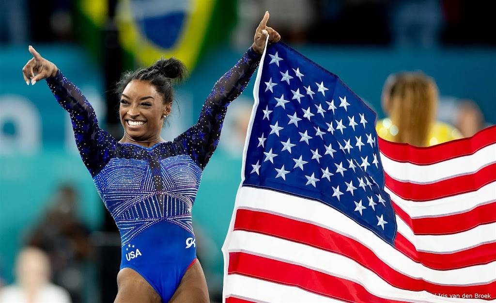 Turnicoon Biles pakt op de meerkamp zesde olympisch goud