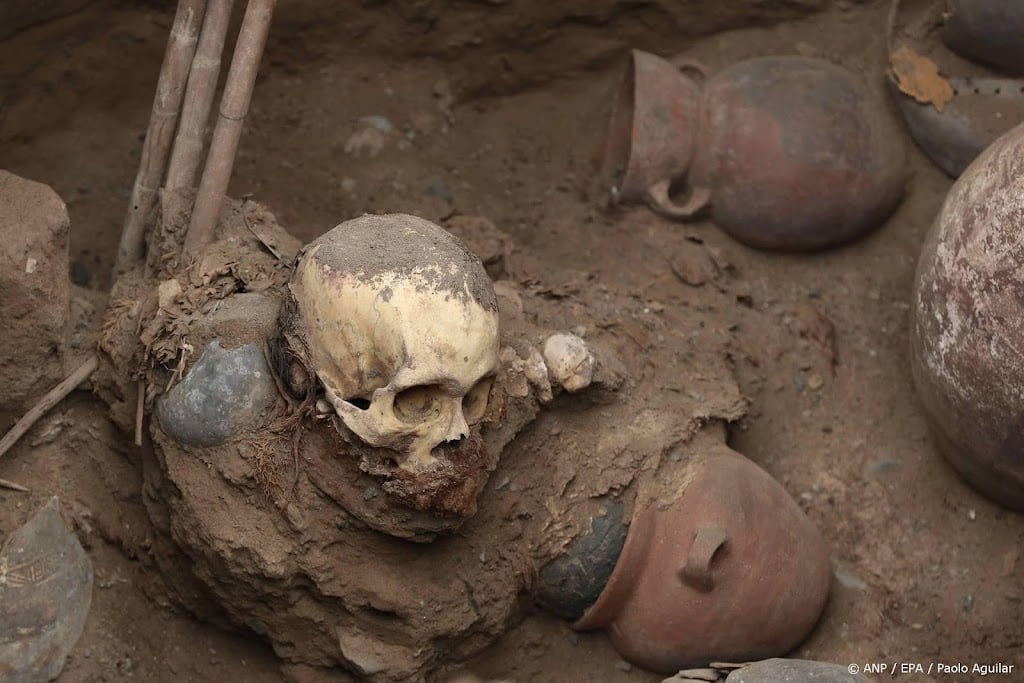 Groep arbeiders vindt duizend jaar oude mummie in Peru