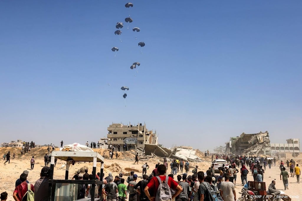 Nederland helpt mee met droppings hulpgoederen boven Gaza