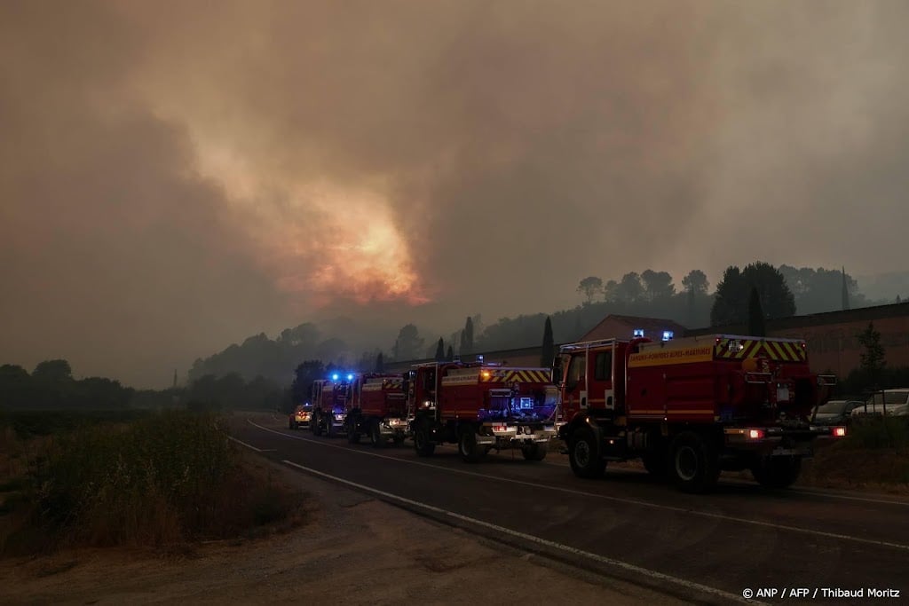 Grootste natuurbrand in Frankrijk onder controle, zegt minister